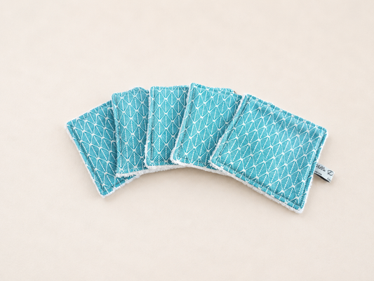 lingettes démaquillantes avec de l'éponge de bambou
