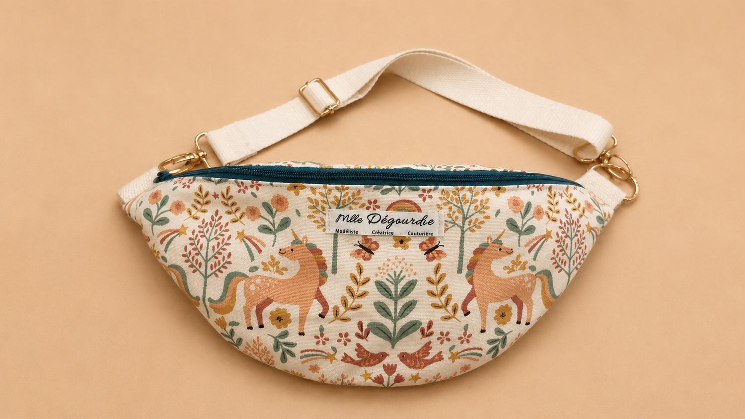 ac banane enfant personnalisable fait main, imprimé licorne, vue de face – Mlle Dégourdie